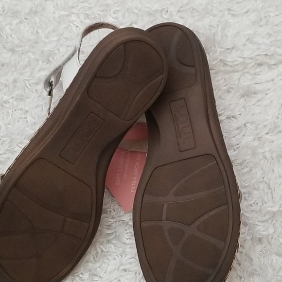 NWT Leather Arch Support Lightweight  Sandal - Picture 7 of 9